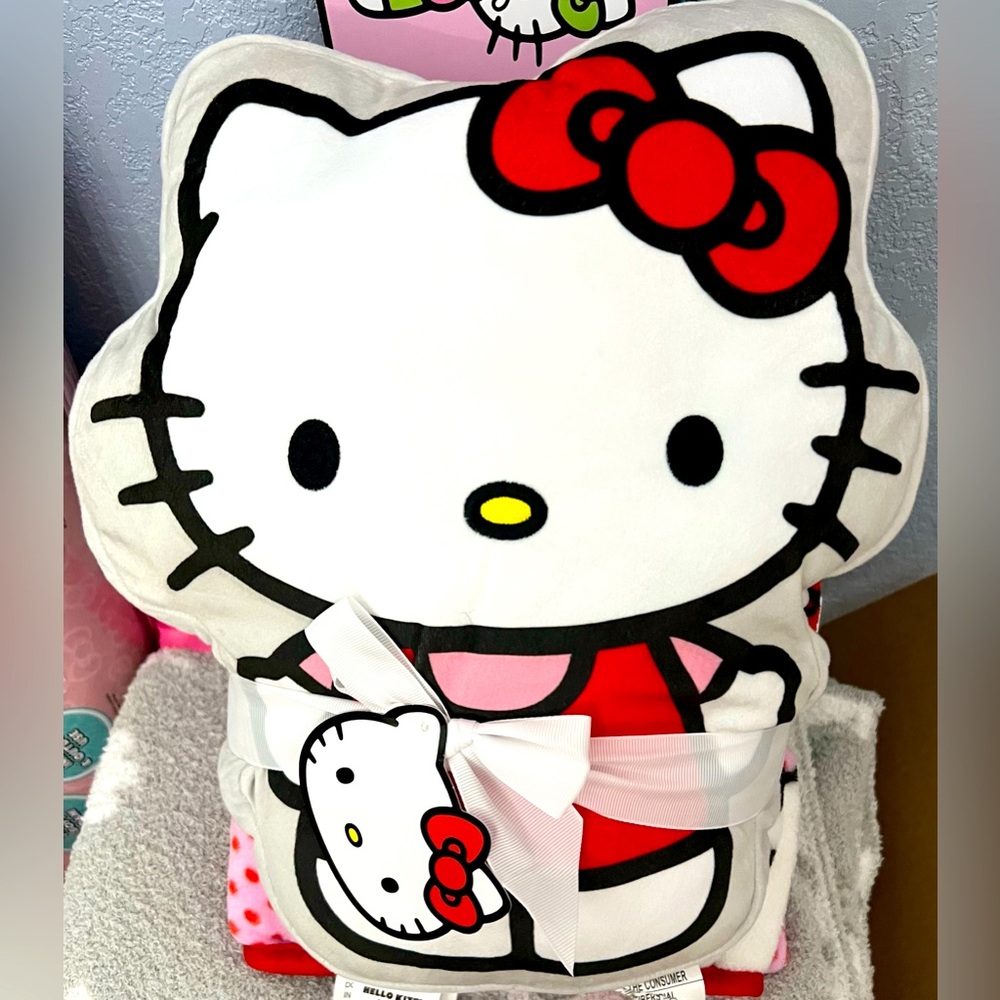 Hello Kitty Shaped Pillow & Throw Set